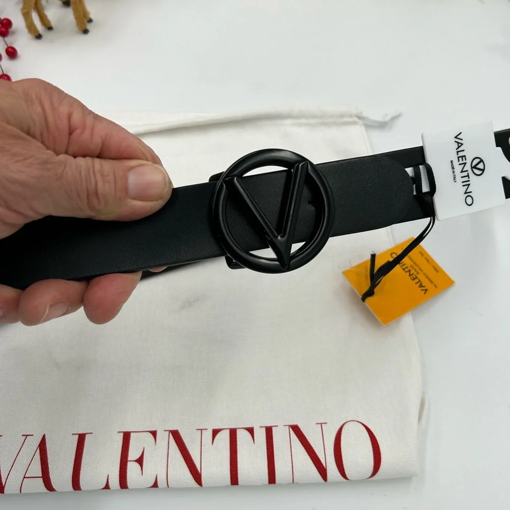 Men’s Valentino leather belt size large/44 made in Italy